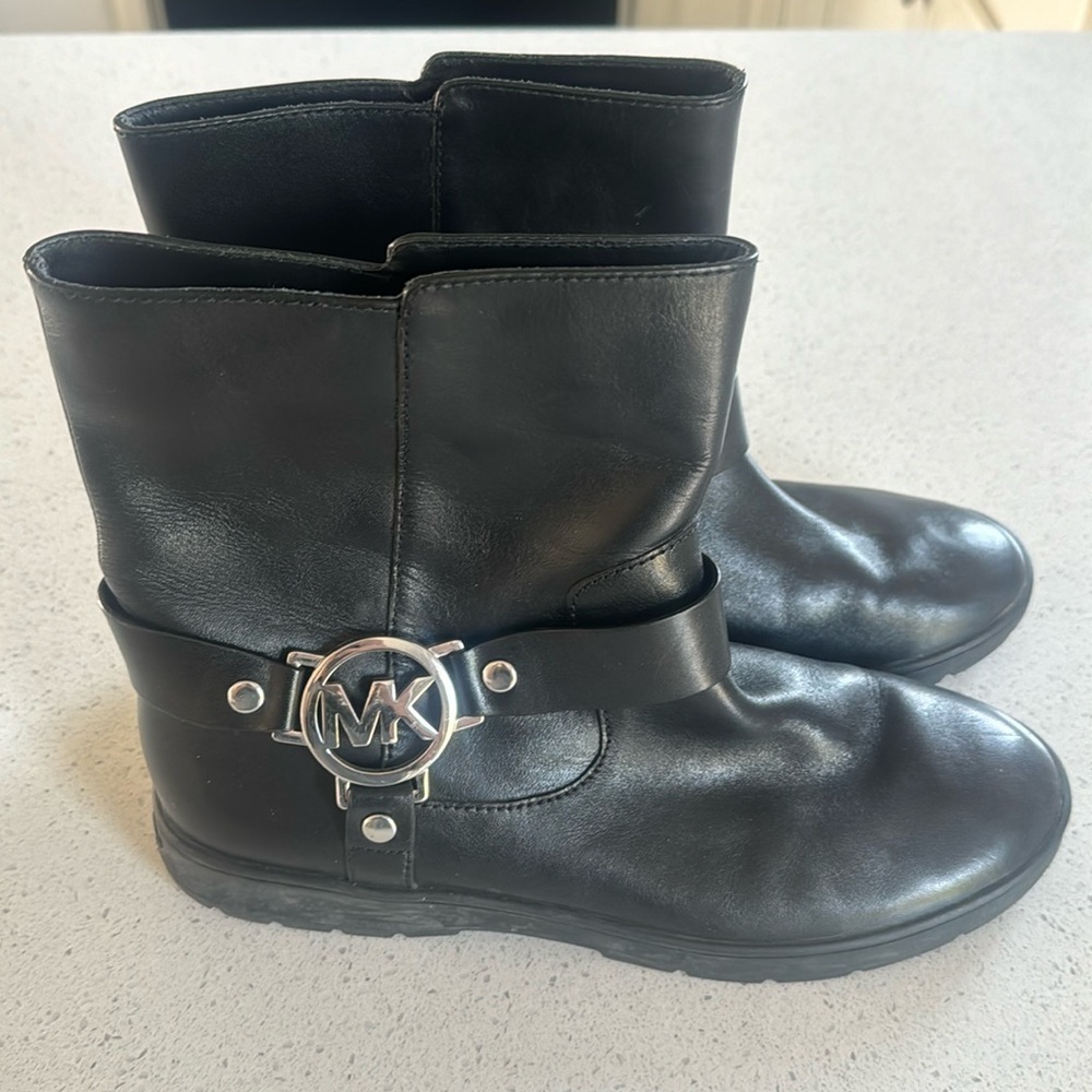 🍍 Michael Kors Fulton Leather Biker Bootie, Black 8.5🍍S7